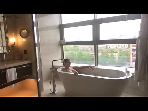 ❤️ Enorme babe die hartstochtelijk haar poesje aftrekt in de badkamer Beautiful porno at nl.mailkassa.ru ﹏